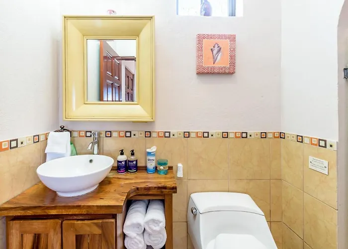 Casa Leona Hotel