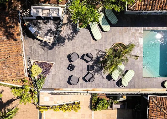 Casa Leona 3*